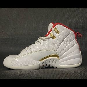 Air jordan Retro 12 size 6.5